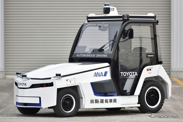 豊田自動織機:自動走行トーイングトラクター