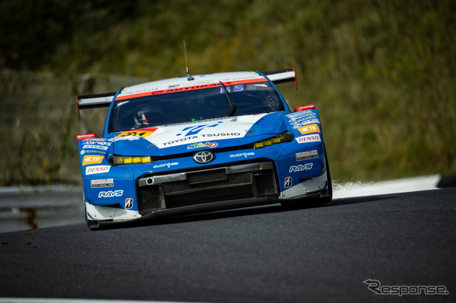 GT300クラスポールポジションの#31 TOYOTA GR SPORT PRIUS PHV apr GT(嵯峨宏紀/中山友貴)