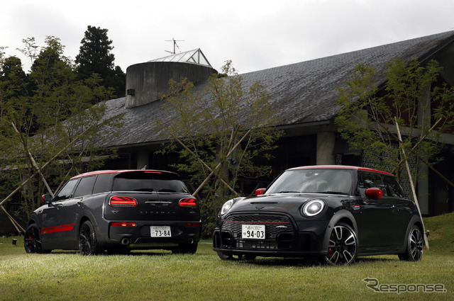 MINI John Cooper Works ハッチバックモデル(右)とクラブマン