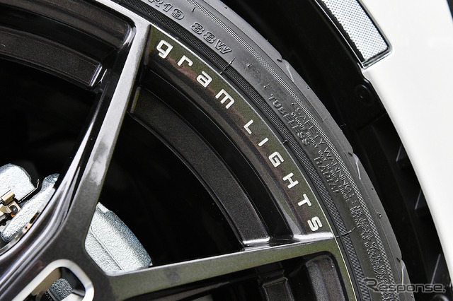【BRZ × RAYS GlamLights 57FXZ】推奨サイズ:19×8.0J Inset45 5H-100/カラー:スーパーダークガンメタ/マシニング/リムエッジDC/タイヤサイズ:225/35R19