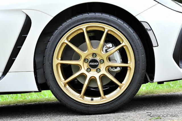 【RAYS HOMRA HYUGA HP10 GOLD EDITION】推奨サイズ:18×8.0J Inset45 5H-100/カラー:ゴールド/タイヤサイズ:225/40R18