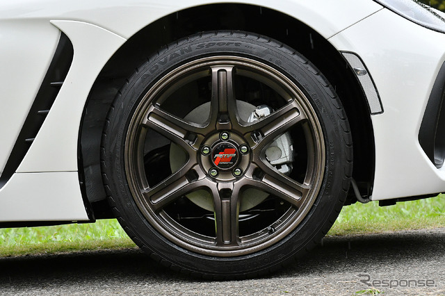 【MID RMP RACING R60】推奨サイズ：18×8.0J Inset45 5H-100／カラー：クラシカルブロンズ／タイヤサイズ：225/40R18