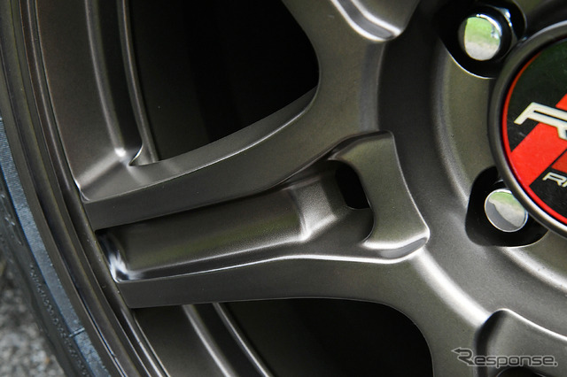 【MID RMP RACING R60】推奨サイズ:18×8.0J Inset45 5H-100/カラー:クラシカルブロンズ/タイヤサイズ:225/40R18