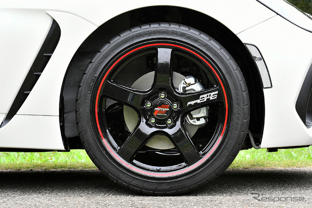 【MID RMP RACING R50】推奨サイズ：18×8.0J Inset45 5H-100／カラー：ブラック/リムレッドライン／タイヤサイズ：225/40R18