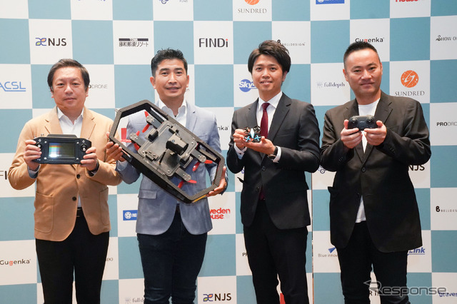 左からSUNDREDの留目真伸社長、VFRの湯浅浩一郎社長、藤和那須リゾートの五十嵐弘樹常務、bravesoftの菅澤英司CEO