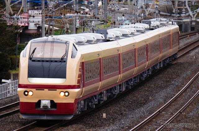 国鉄色のE653系。12月にJR東北本線仙台~盛岡間とIGRいわて銀河鉄道、青い森鉄道に姿を現す。