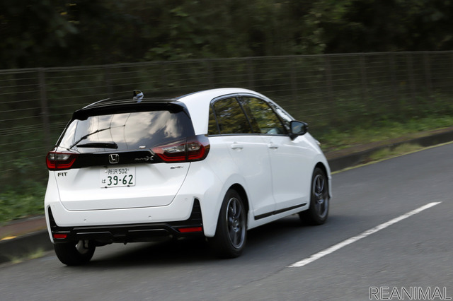 Honda フィット e: HEV Modulo X