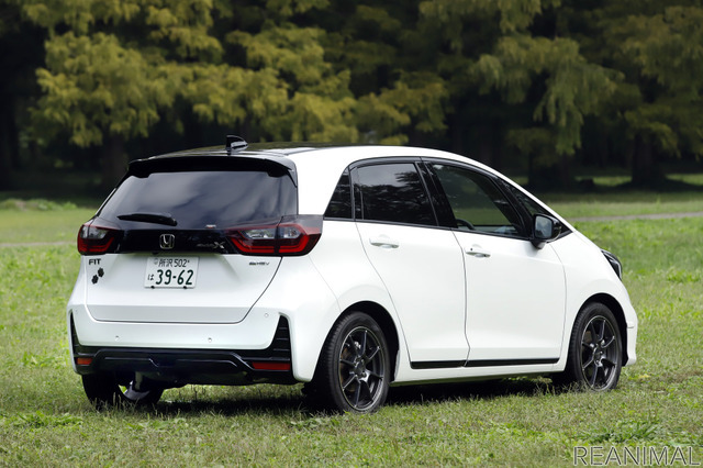 Honda フィット e: HEV Modulo X