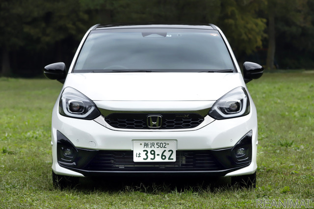 Honda フィット e: HEV Modulo X