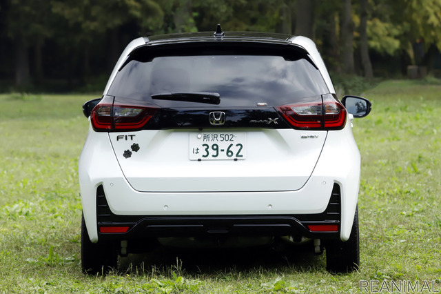 Honda フィット e: HEV Modulo X
