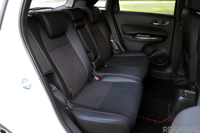 Honda フィット e: HEV Modulo X