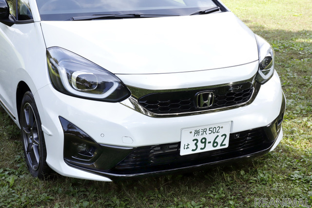 Honda フィット e: HEV Modulo X