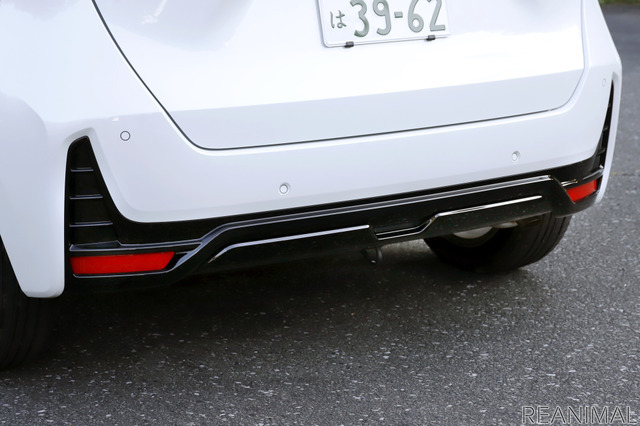 Honda フィット e: HEV Modulo X