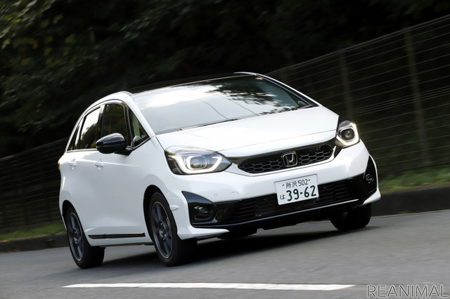 Honda フィット e: HEV Modulo X