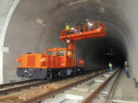 北陸重機工業生産製品：新幹線向け架線作業車