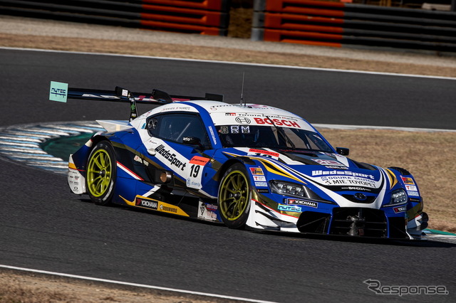 GT500クラスポールポジションの#19 WedsSport ADVAN GR Supra(国本雄資/宮田莉朋)