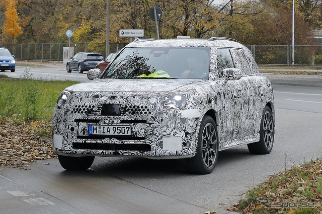 MINI クロスオーバー 次期型プロトタイプ(スクープ写真)