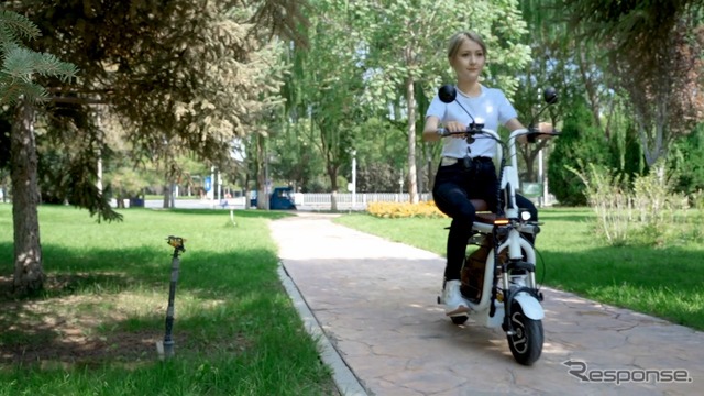 愛犬と一緒に乗れる電動バイク「モペット」