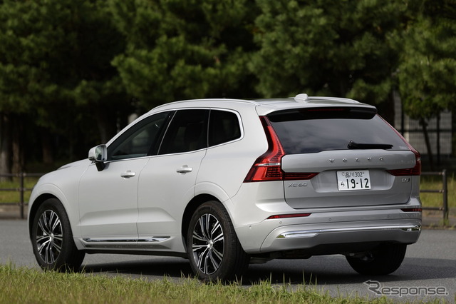 ボルボ XC60 B5 AWD インスクリプション