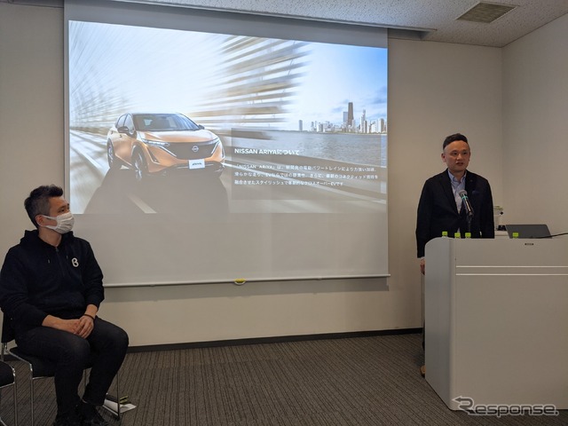 出展の狙いについて語る日産自動車・日本マーケティング本部ディビジョンゼネラルマネージャー・増田泰久氏(右)とb8ta Tokyを運営するベータジャパンの北川卓司CEO