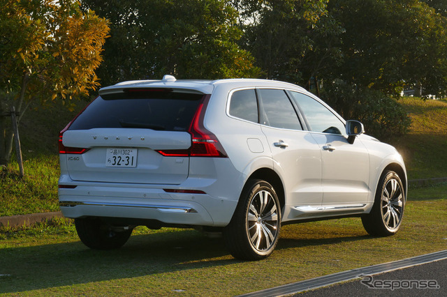 ボルボXC60 B5 AWD インスクリプション