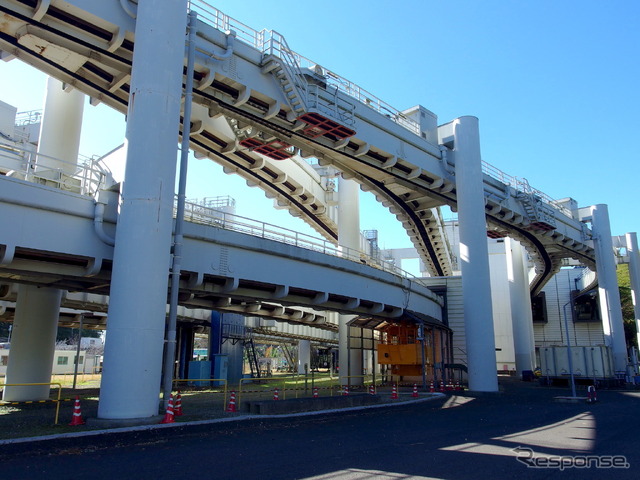 3600形＆アーバンフライヤー0形で行く！　モノレール車両基地見学ツアー