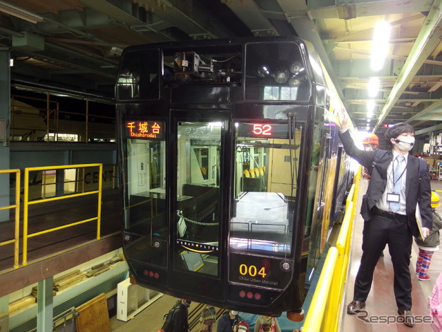 3600形&アーバンフライヤー0形で行く! モノレール車両基地見学ツアー