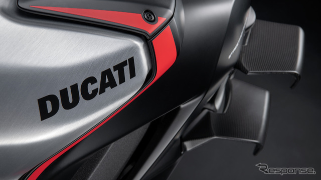 ドゥカティ・ストリートファイター V4 SP
