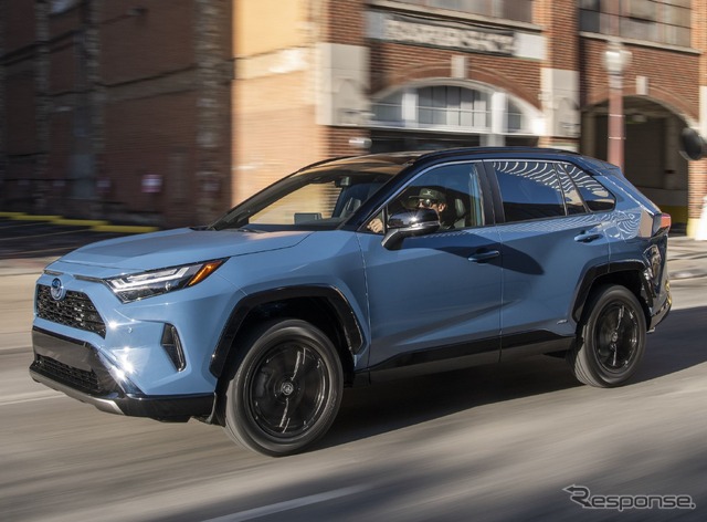 トヨタ RAV4 の2022年モデル(XSEハイブリッド)