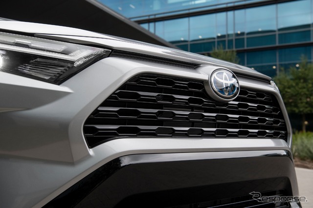 トヨタ RAV4 の2022年モデル(SEハイブリッド)