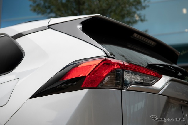 トヨタ RAV4 の2022年モデル(SEハイブリッド)