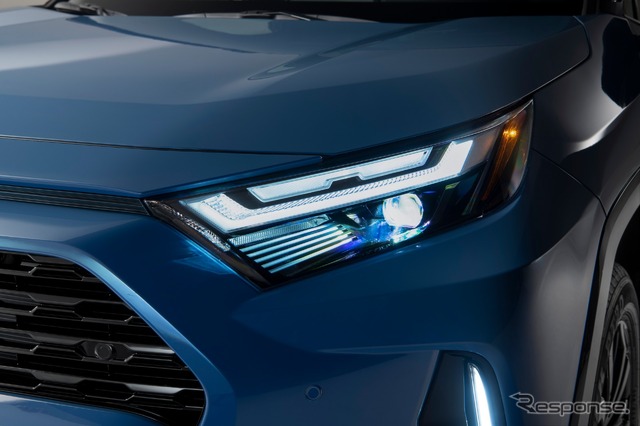 トヨタ RAV4 の2022年モデル(XSEハイブリッド)