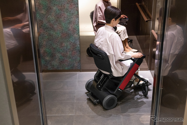 小回りもしやすいので、エレベーター内などでも方向を変えやすい。