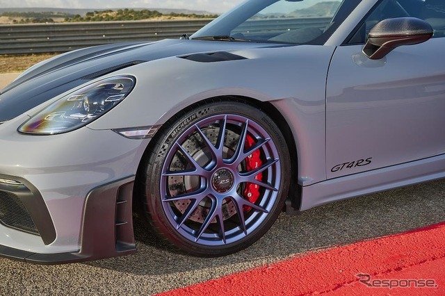 ポルシェ ケイマンGT4 RS