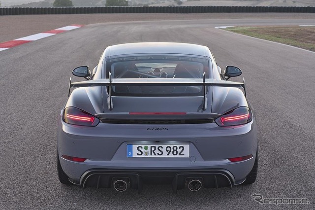 ポルシェ ケイマンGT4 RS