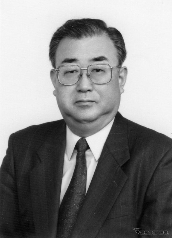 長山泰久氏