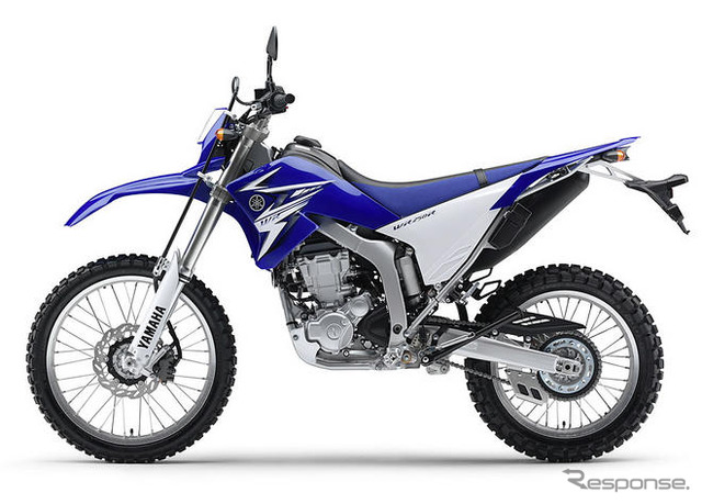 ヤマハ WR250R と WR250X のグラフィックスを変更