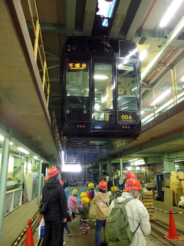 3600形&アーバンフライヤー0形で行く! モノレール車両基地見学ツアー