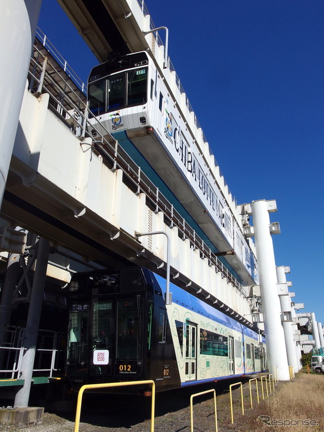 3600形&アーバンフライヤー0形で行く! モノレール車両基地見学ツアー