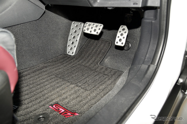SUBARU 新型 WRX S4 STI Sport R EX(アクセサリー装着車) アルミペダル