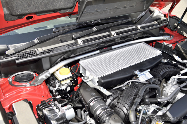 SUBARU 新型 WRX S4 STI Sport R EX(アクセサリー装着車)タワーバー装着