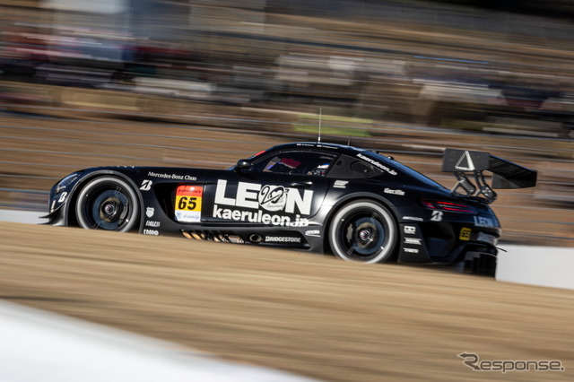 GT300クラス2位の#65 LEON PYRAMID AMG(蒲生尚弥/菅波冬悟)
