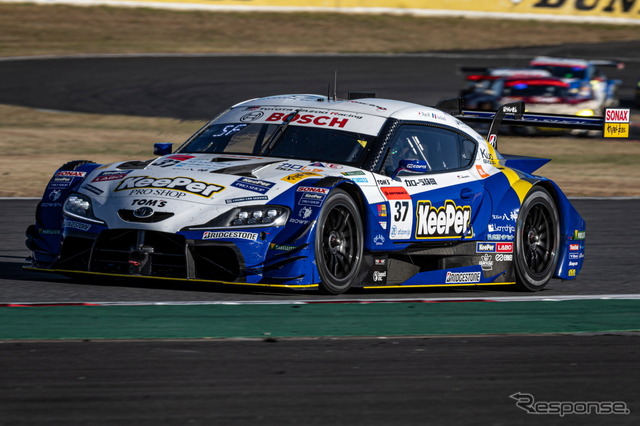 GT500クラス2位の#37 KeePer TOM'S GR Supra(平川亮/サッシャ・フェネストラズ)