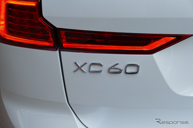 ボルボXC60 B5 AWD Inscription