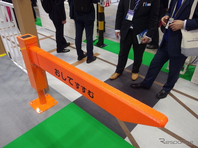 鉄道技術展2021に展示されていた簡易遮断機（てつでん）