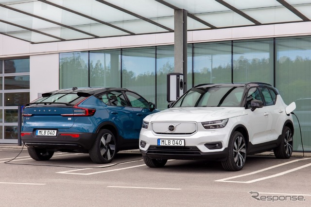 ボルボC40リチャージ（青）とXC40リチャージ