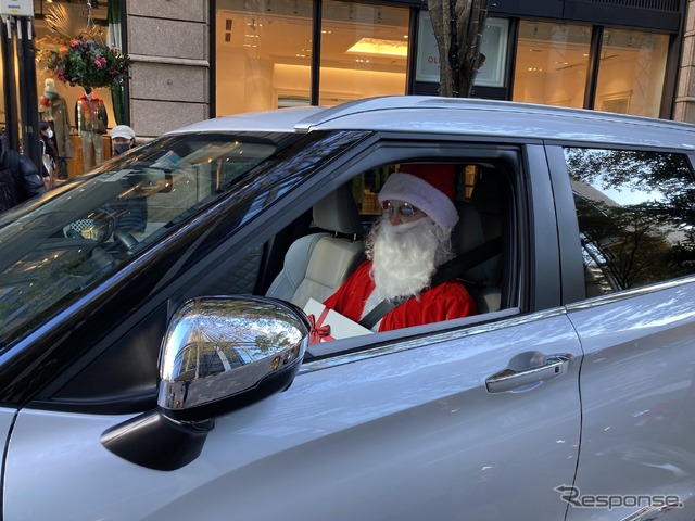 三菱 アウトランダー PHEV（12月2日、Marunouchi Street Park 2021 Winter）