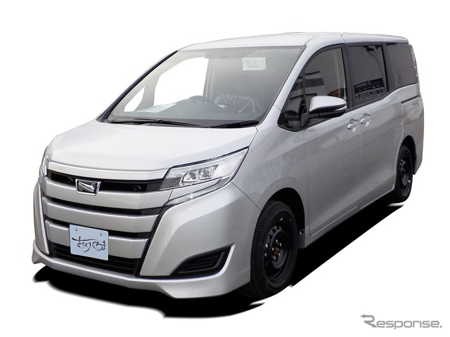 光岡トヨタ・ノア(搬送車)