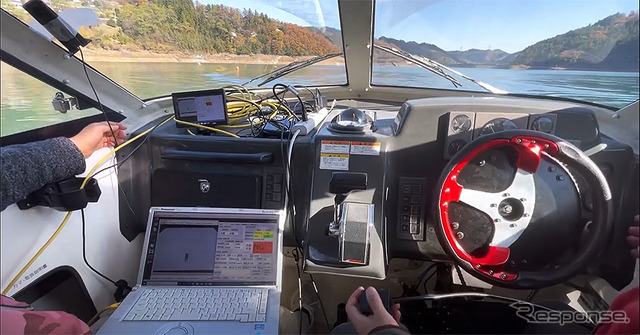 埼玉工業大学の自動運転AIシステムを搭載した小型ボートの自動操船実験(経路追従)