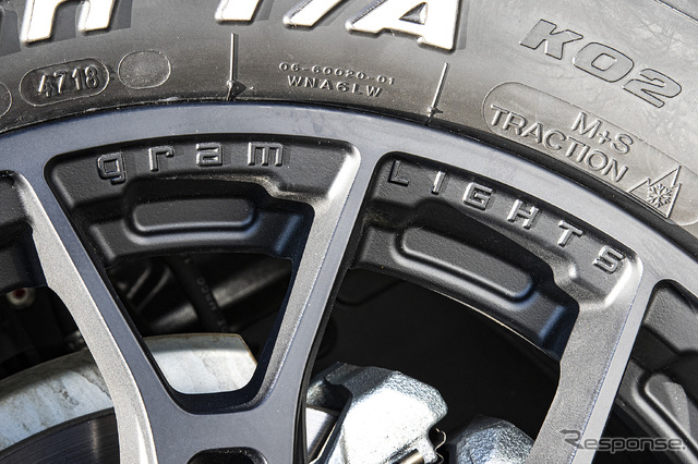 【レイズ GramLights 57BNX】推奨サイズ:17×7.0J Inset38 5H-114.3/カラー:マットグラファイト/タイヤサイズ:LT245/65R17(デリカD:5 x 社外ホイール )